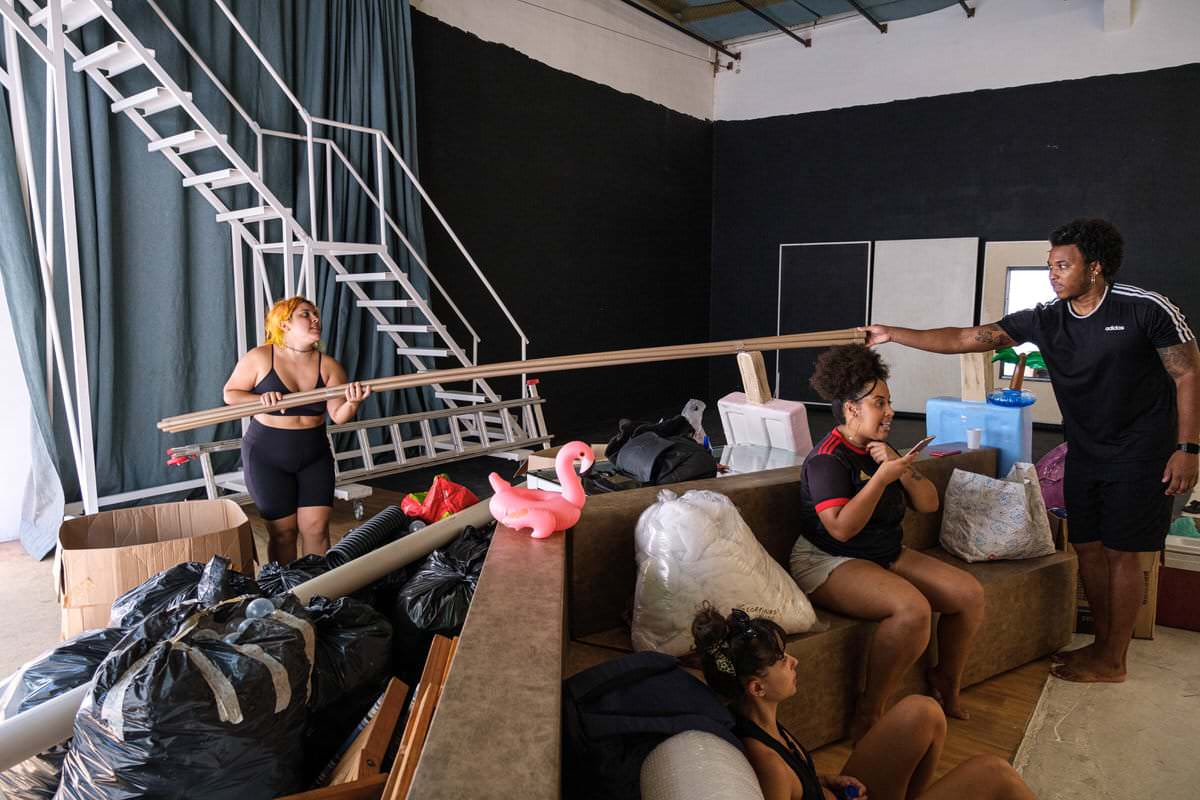 Making of 8 de Montagem do set do clipe Brisa da Boa da Kamatos